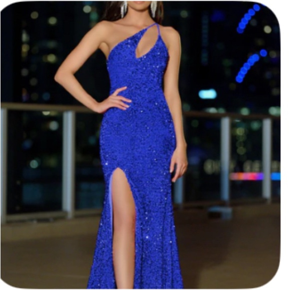 Elegant Blue Sequin Evening Gown